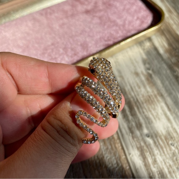 Woman’s Gold ring snake diamonds elastic band - Picture 8 of 12